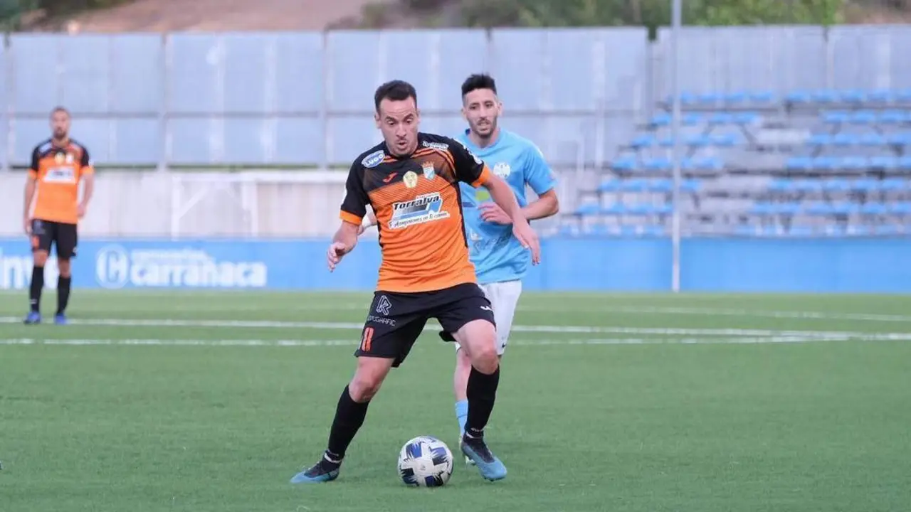 Juanca, durante el partido de este s&aacute;bado en el Estadio Ciudad de Lucena. - Cristo Garc&iacute;a