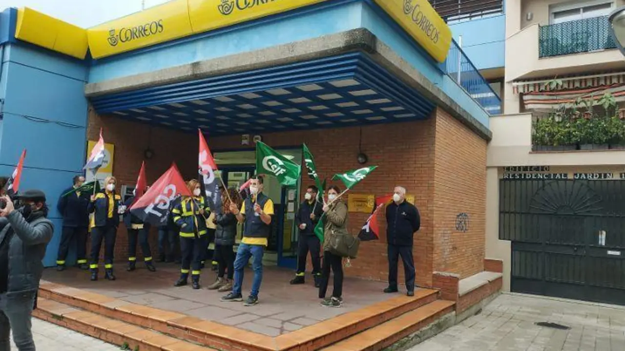 Concentraci&oacute;n de Correos en Algeciras. - AI