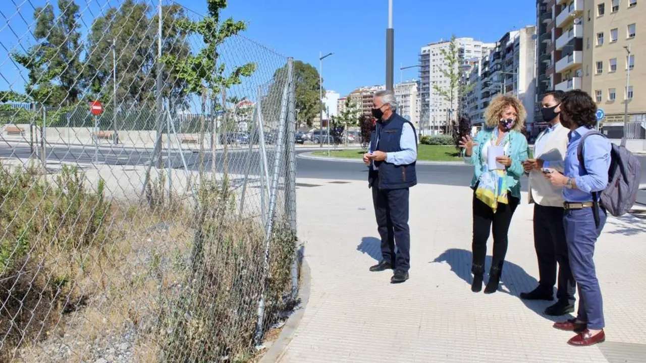 El PP junto a la explanada del Parque del Ferrocarril. - VH