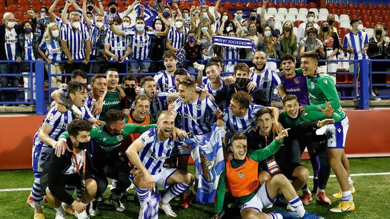 La Real Sociedad B celebra su clasificaci&oacute;n. - RFEF