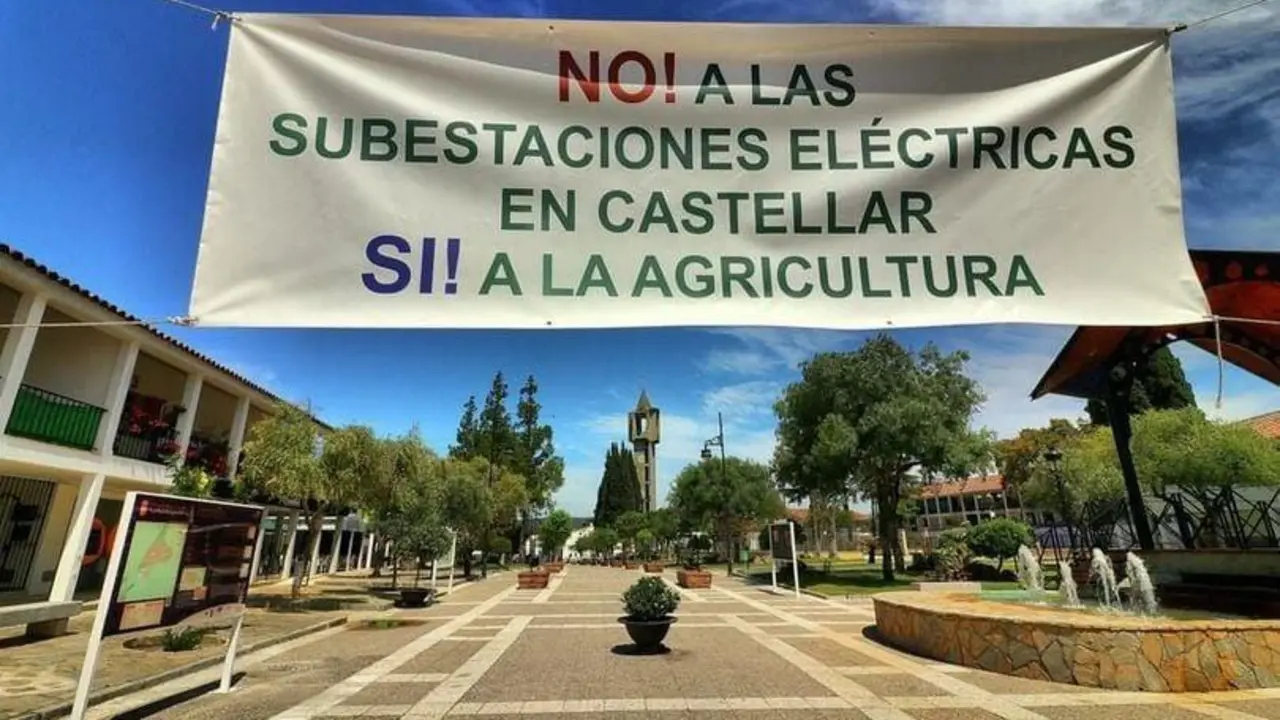 Pancarta contra las fotovoltaicas. - A. I.