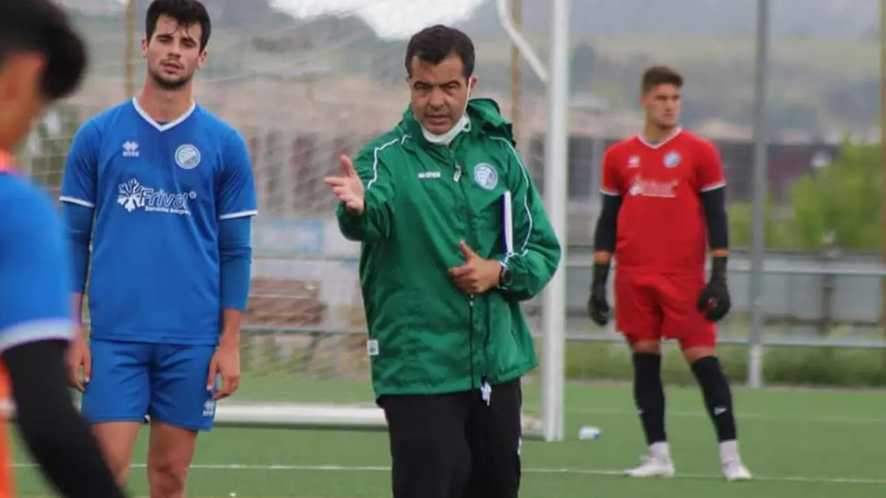 P&eacute;rez Herrera, durante un entrenamiento de esta temporada con el Xerez DFC. - xerezdfc.com