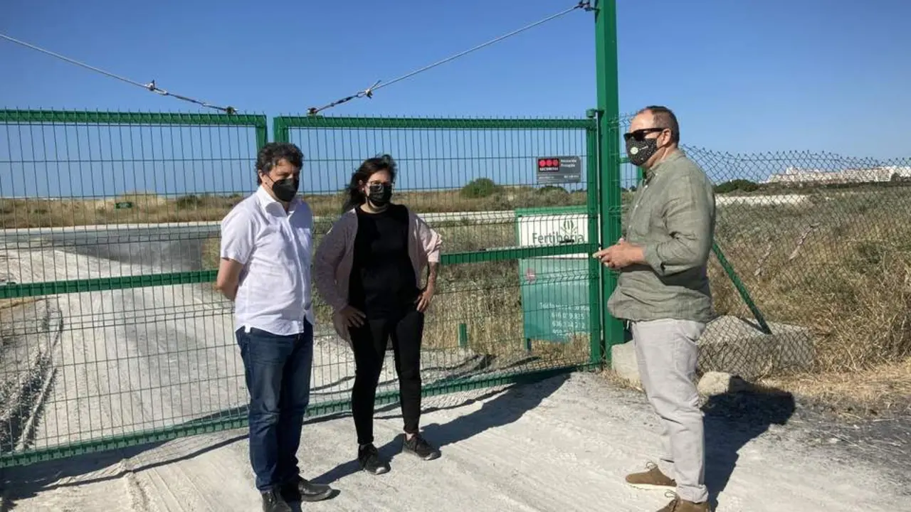 Visita de Podemos a los fosfoyesos. - VH