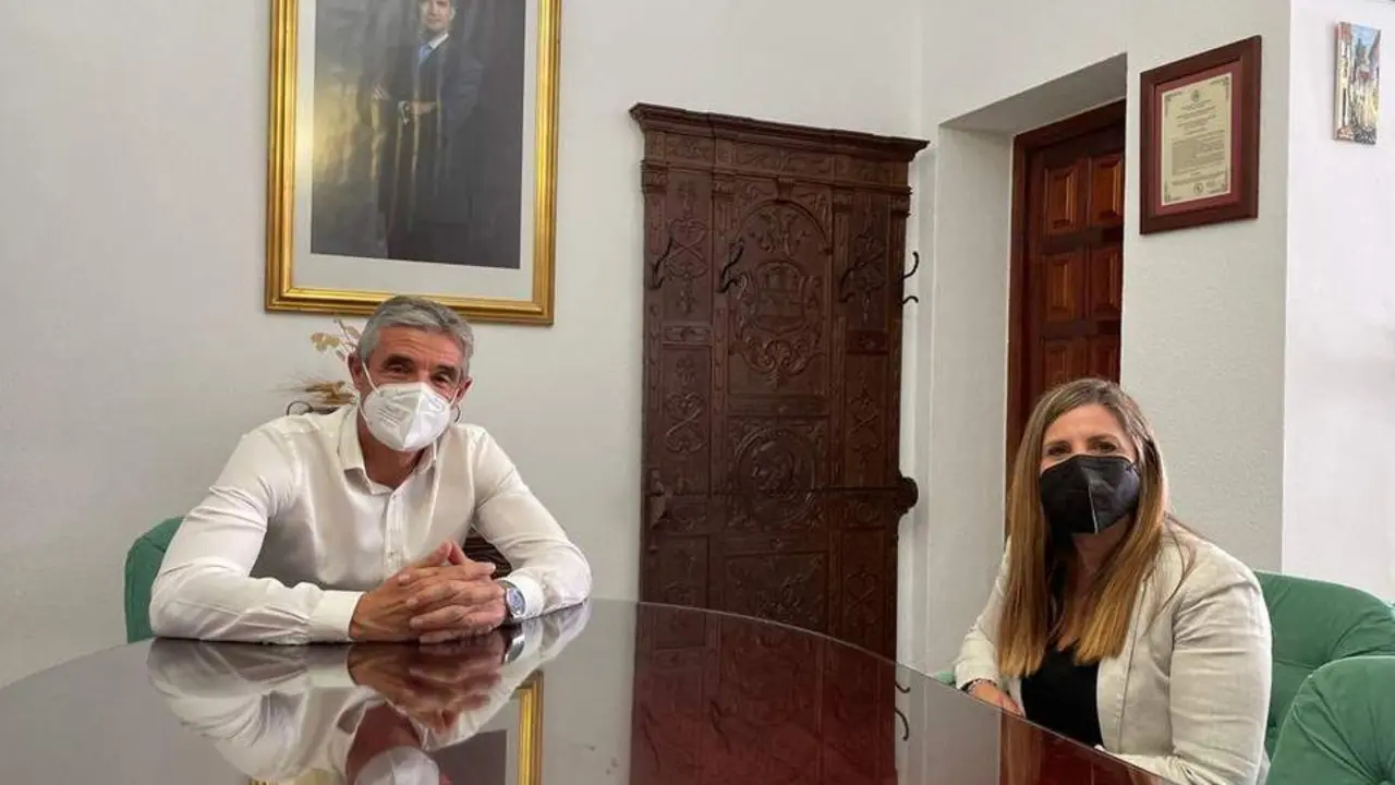 Irene Garc&iacute;a mantuvo un encuentro con Isidoro Gamb&iacute;n en la Alcald&iacute;a.  - DIPUTACI&Oacute;N