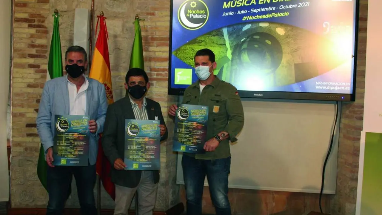 &Aacute;ngel Vera, Francisco Reyes y el cantante Manu Tenorio en la presentaci&oacute;n de &lsquo;Noches de Palacio&rsquo;.  - Viva Ja&eacute;n.