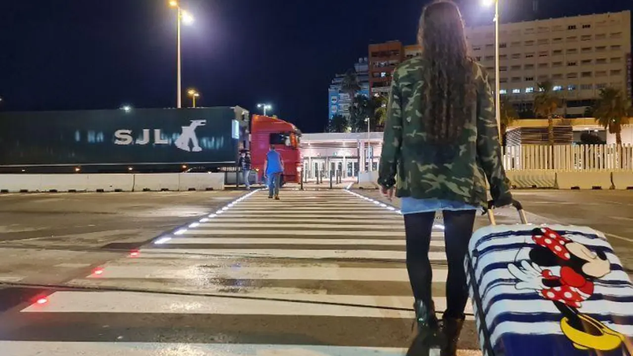 Paso de peatones inteligente en el puerto de Algeciras. - AI