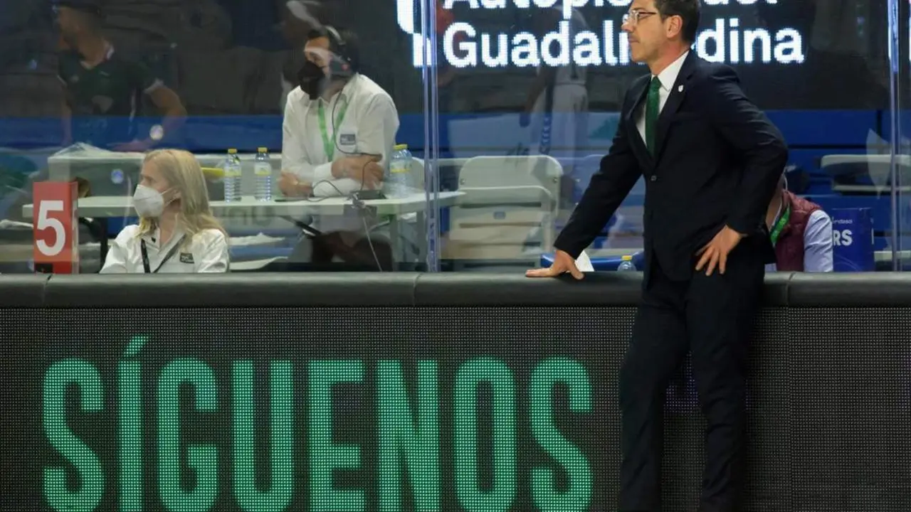 El entrenador, Katsikaris, en el &uacute;ltimo encuentro. -  EFE/Carlos D&iacute;az