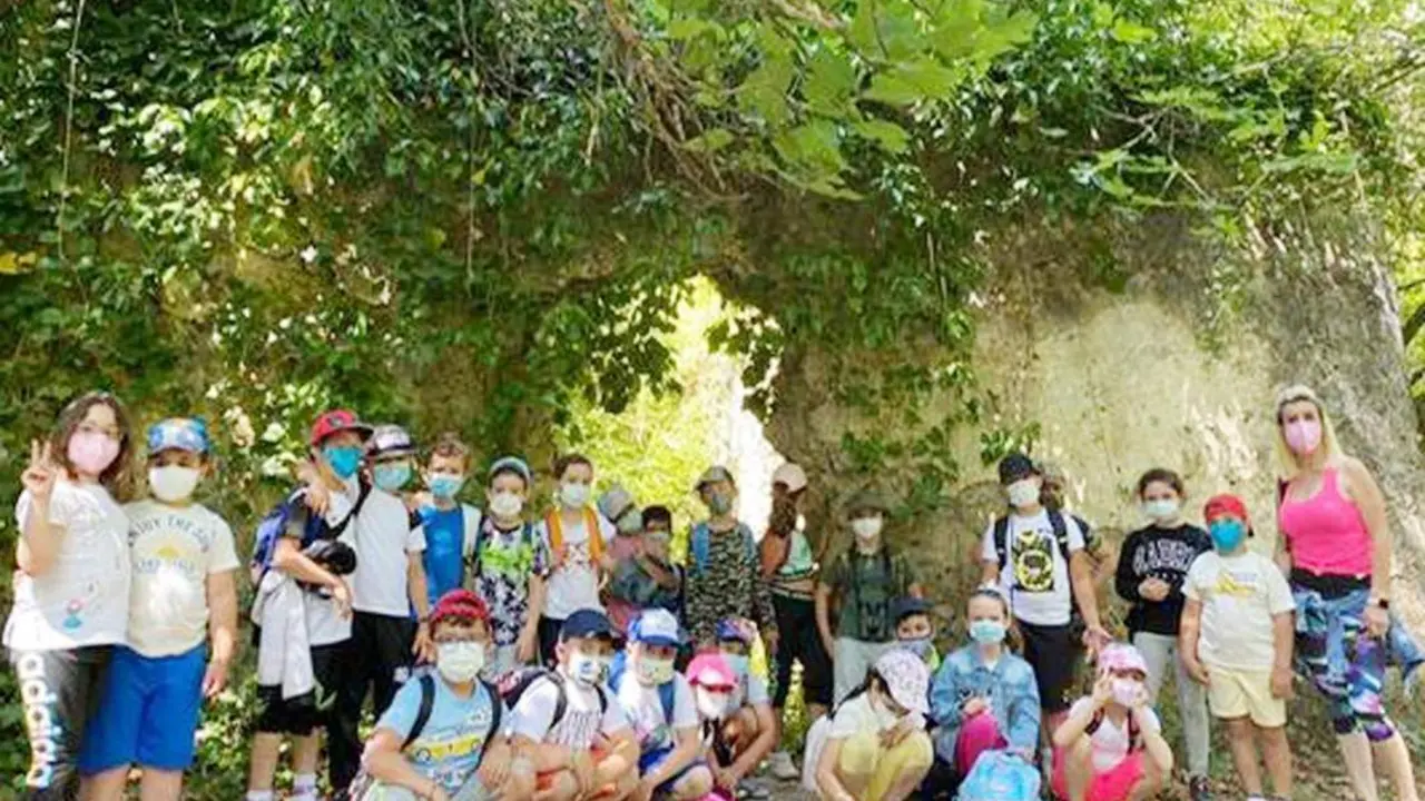 Los 52 alumnos del CEIP Maestra Caridad en su visita al R&iacute;o Majaceite - CMCR