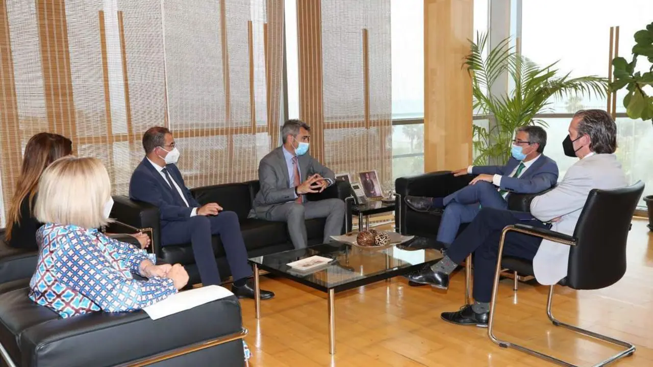 Reuni&oacute;n en la Diputaci&oacute;n de M&aacute;laga sobre la situaci&oacute;n de T&iacute;voli World. - Diputaci&oacute;n de M&aacute;laga