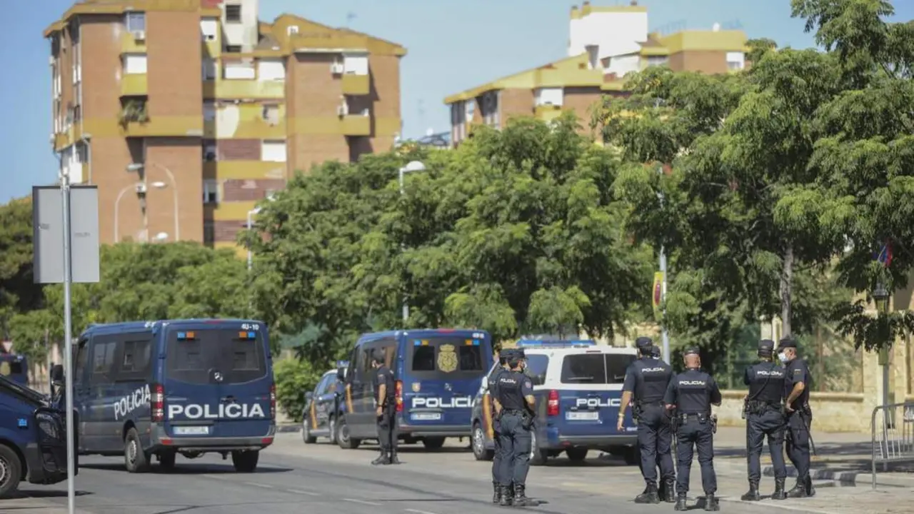 Actuaci&oacute;n policial en el Pol&iacute;gono Sur. - EP