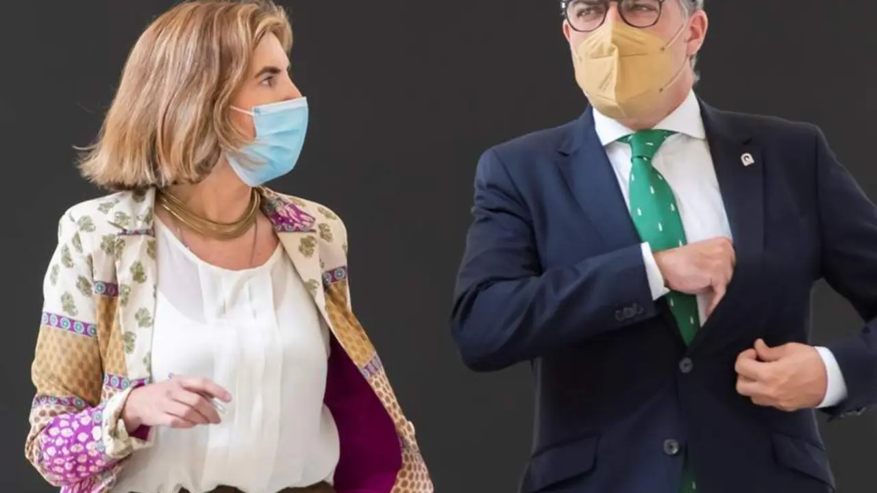 Roc&iacute;o Blanco y El&iacute;as Bendodo. - EFE