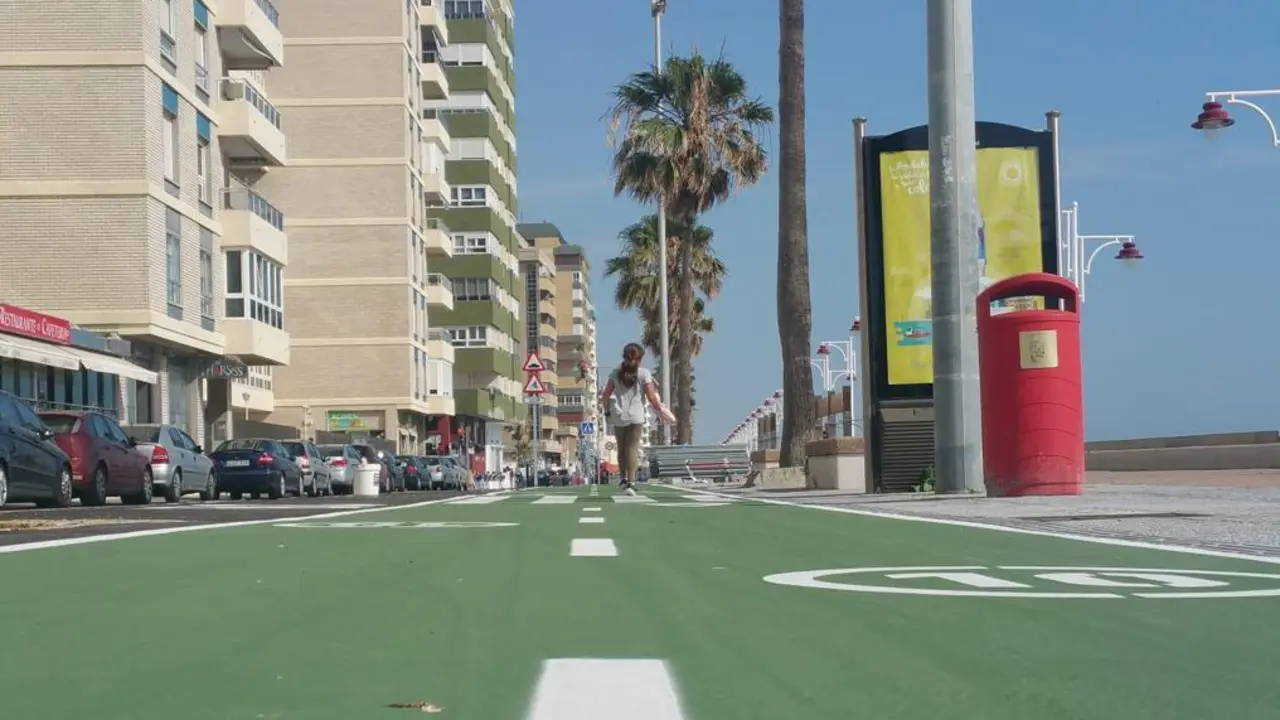 Paseo mar&iacute;timo. - Ana Yll&uacute;n.