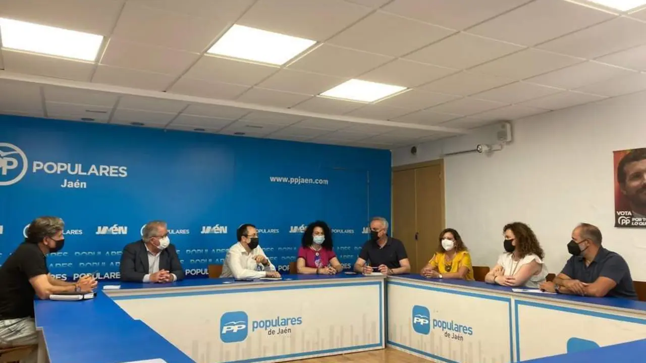 Reuni&oacute;n con comerciantes de M&Uuml;Y. - Viva Ja&eacute;n.