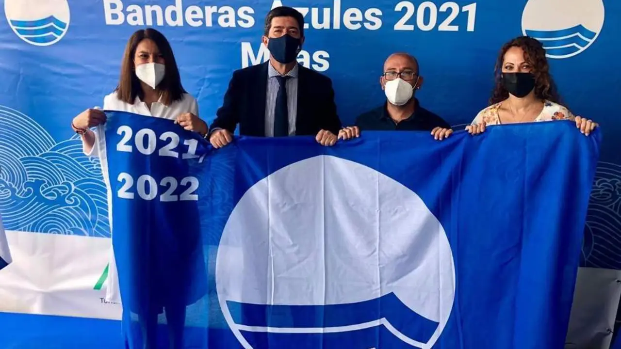 Recogida de la Bandera Azul de la Playa de Zahara de los Atunes. - A.I.