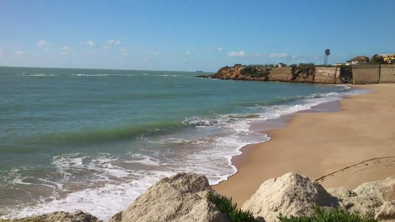 Playa de La Muralla. - Viva