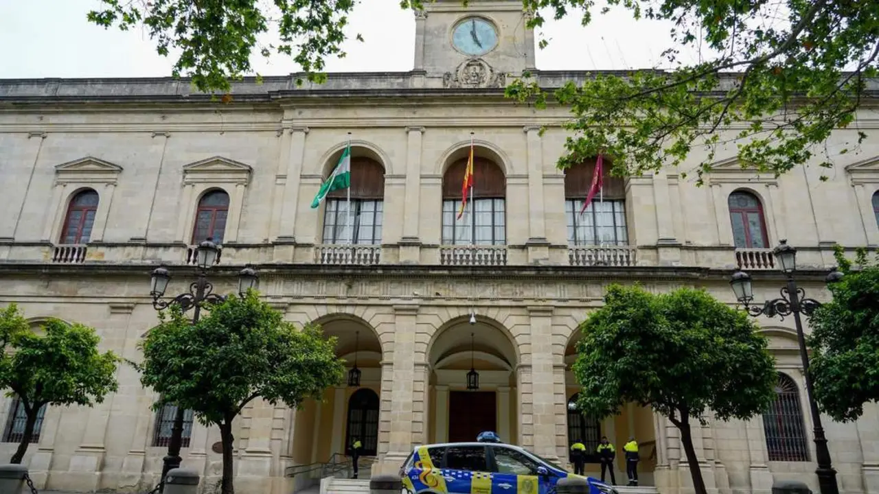 Fachada del Ayuntamiento de Sevilla. - EP