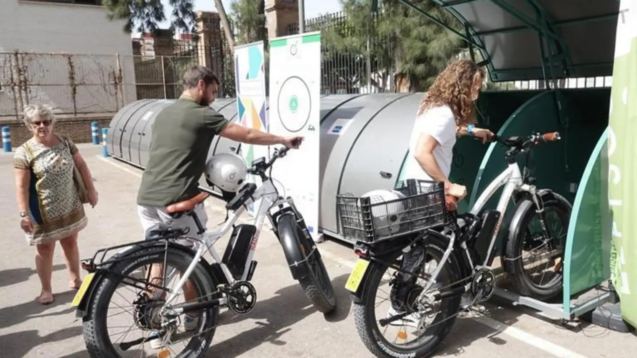Urbanismo ha puesto en marcha este proyecto piloto, igual que con los patinetes el&eacute;ctricos. - ARCHIVO