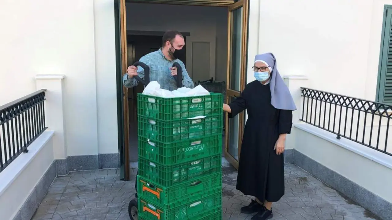 Donaci&oacute;n de alimentos de Mercadona a las Hermanitas de los Pobres. - Mercadona