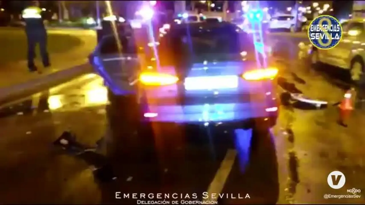Choca en una glorieta tras una persecuci&oacute;n en Sevilla al huir de un control de alcoholemia