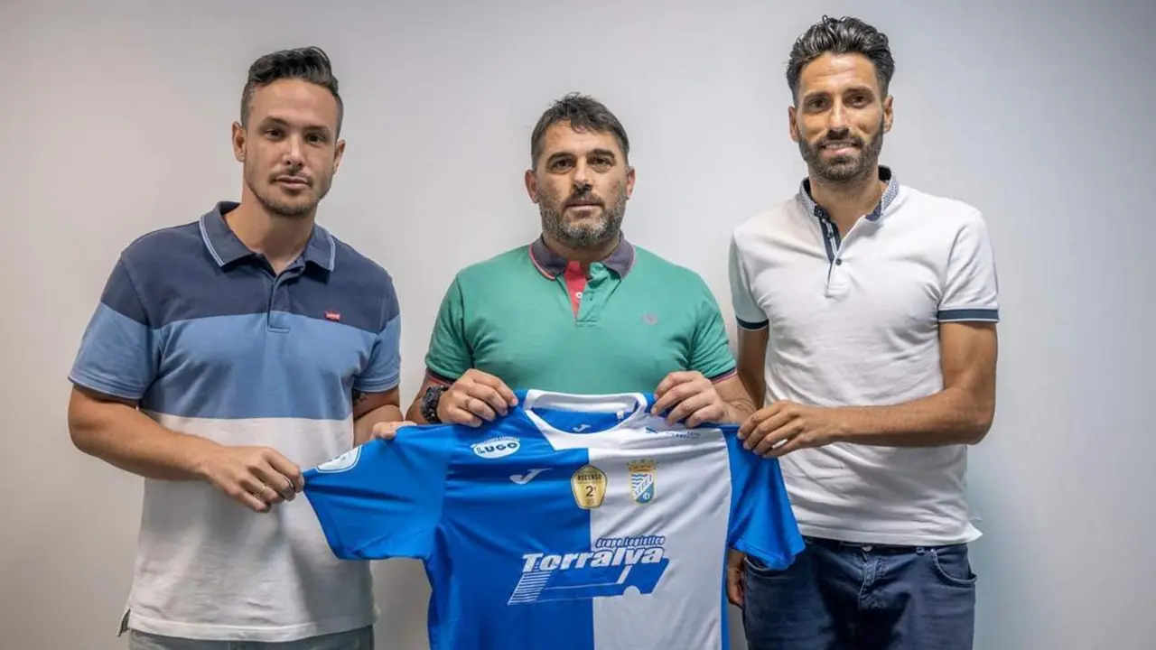 Emilio Fajardo, junto a Juan D&iacute;az y a Ram&oacute;n Verd&uacute;. - Xerez CD