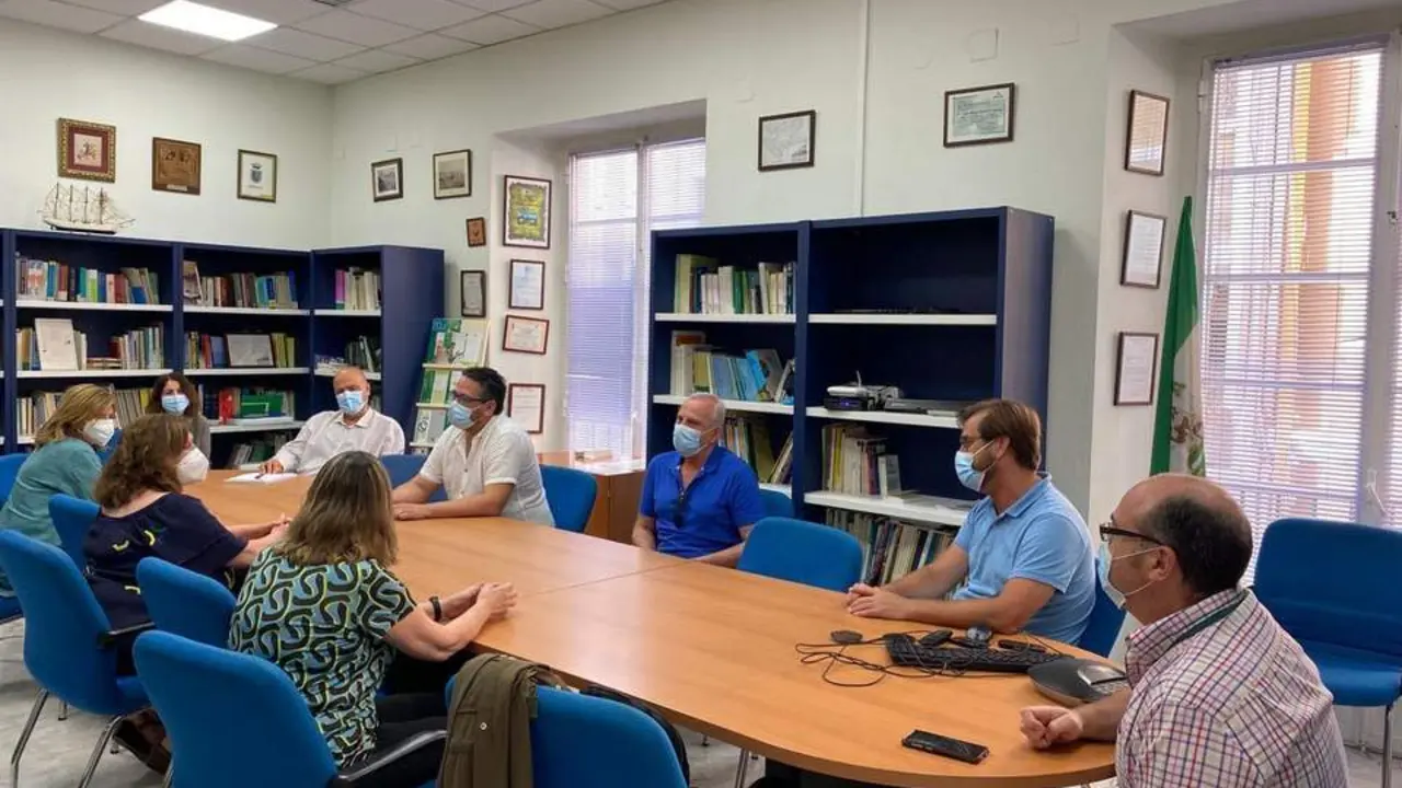 Encuentro con los representantes de los profesionales del Centro de Salud de Mentidero. - 