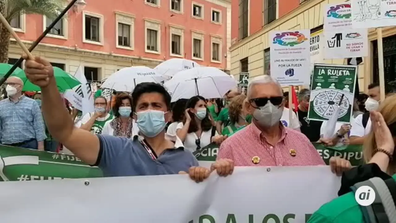 Interinos reciben al ministro Iceta en Sevilla al grito de &iexcl;Fijeza Ya! sin oposici&oacute;n