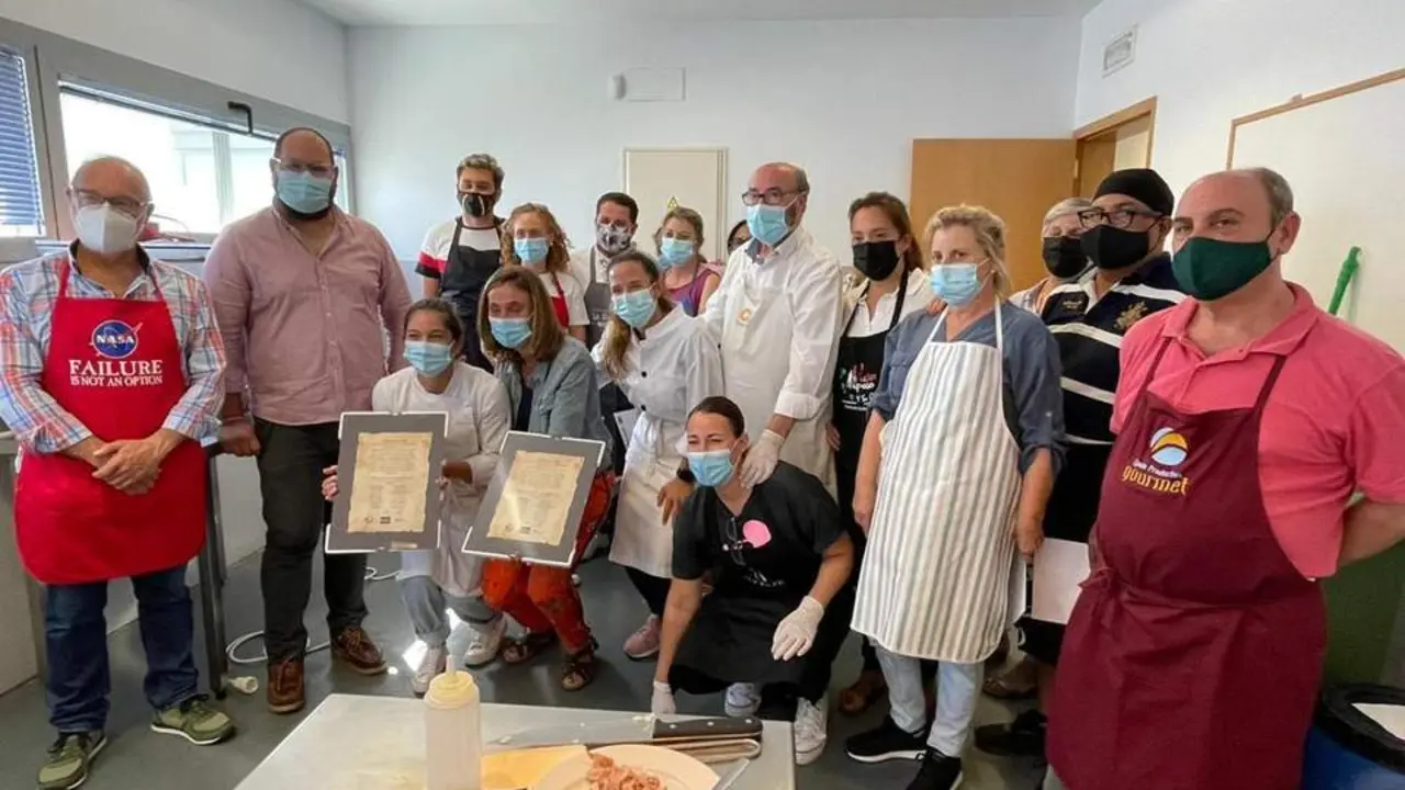 Participantes de las II Jornadas Gastron&oacute;micas  &ldquo;El Puerto en torno a una mesa&rdquo;. - Viva.