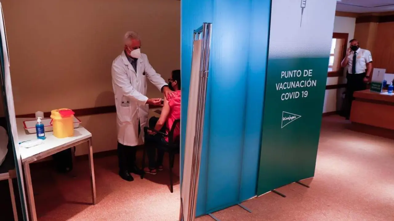 Vacunaciones en empresas con el Plan Sumamos. - Junta de Andaluc&iacute;a