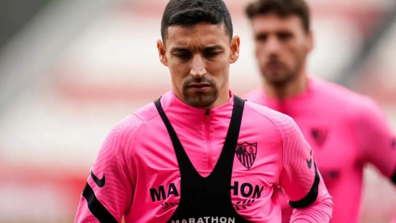 El futbolista del Sevilla FC, Jes&uacute;s Navas, durante un entrenamiento. - sfc