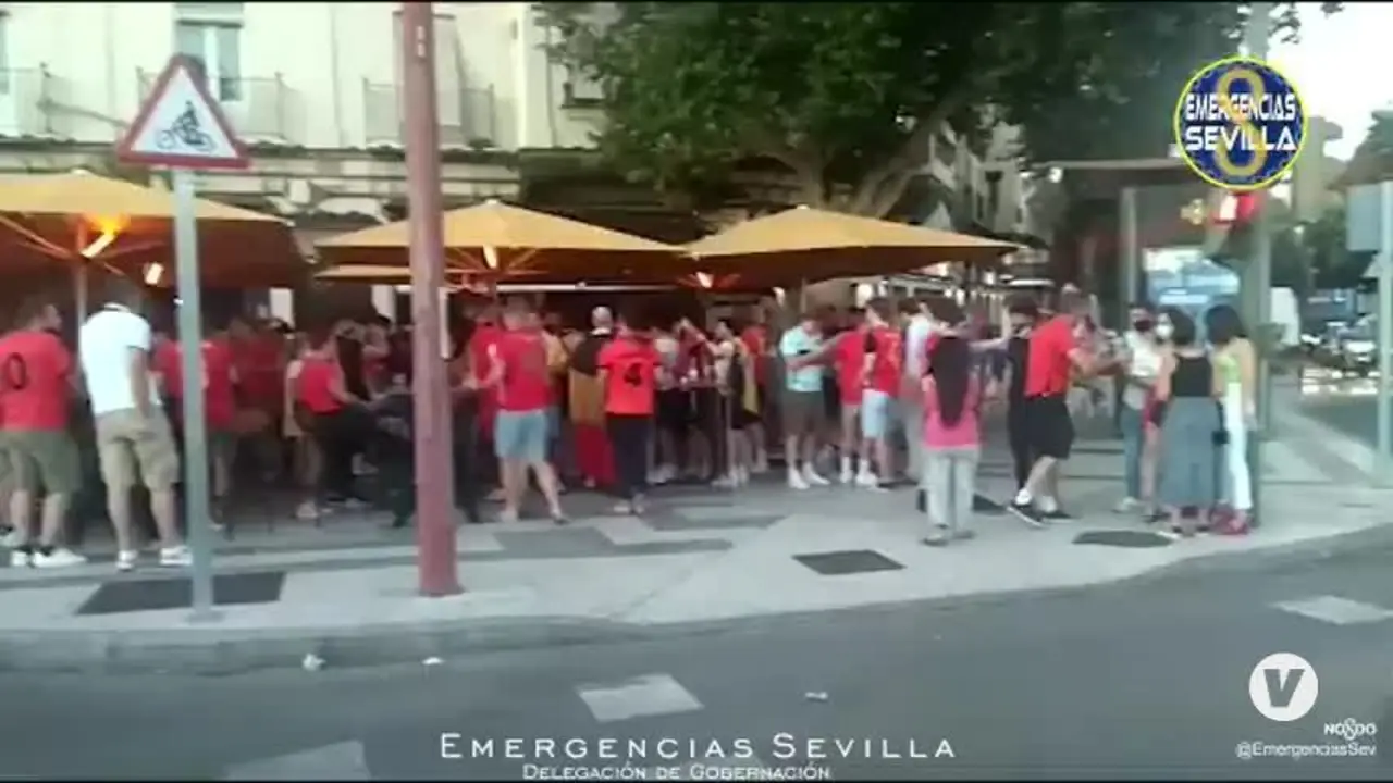 Disuelta concentraci&oacute;n de 60 hinchas belgas en Sevilla y desalojado un bar con 46 personas