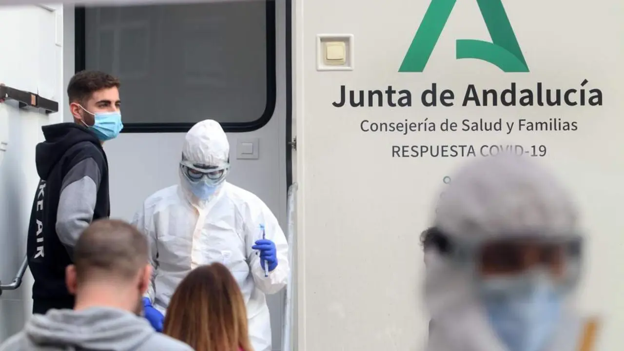Test r&aacute;pidos de ant&iacute;genos PCR en un cribado masivo en M&aacute;laga. - ep