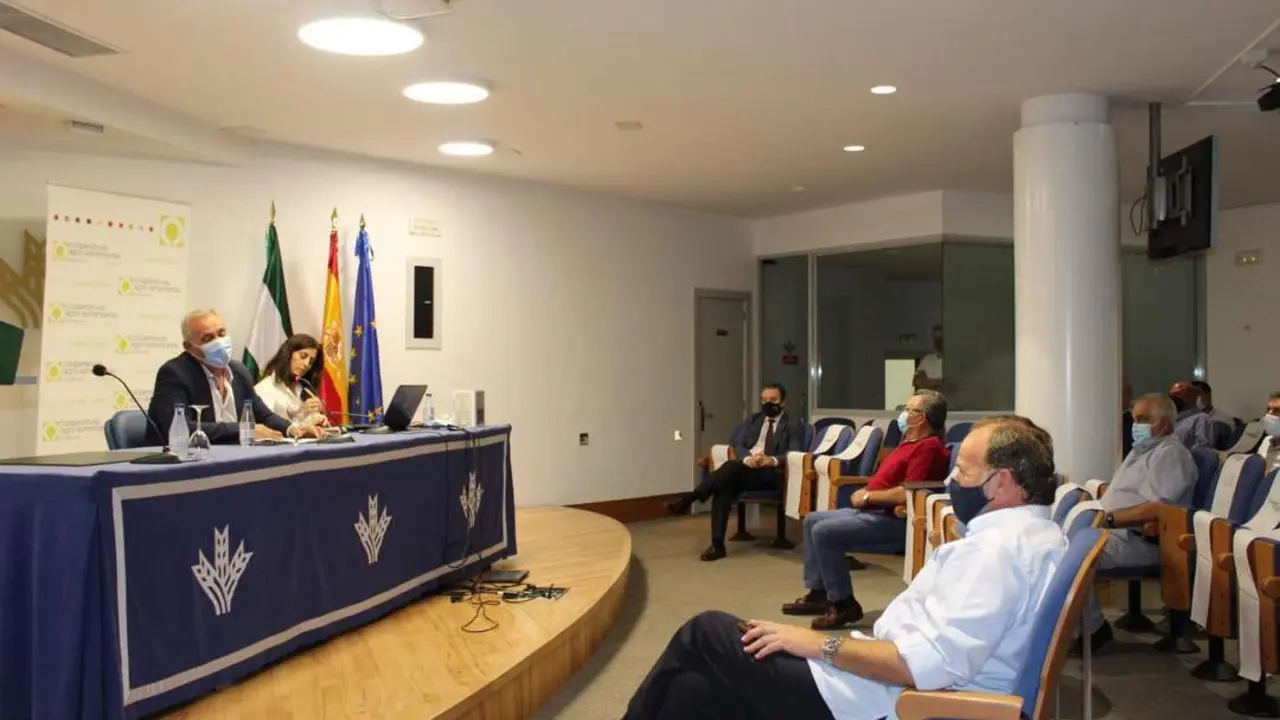 Asamblea de las cooperativas. - VH