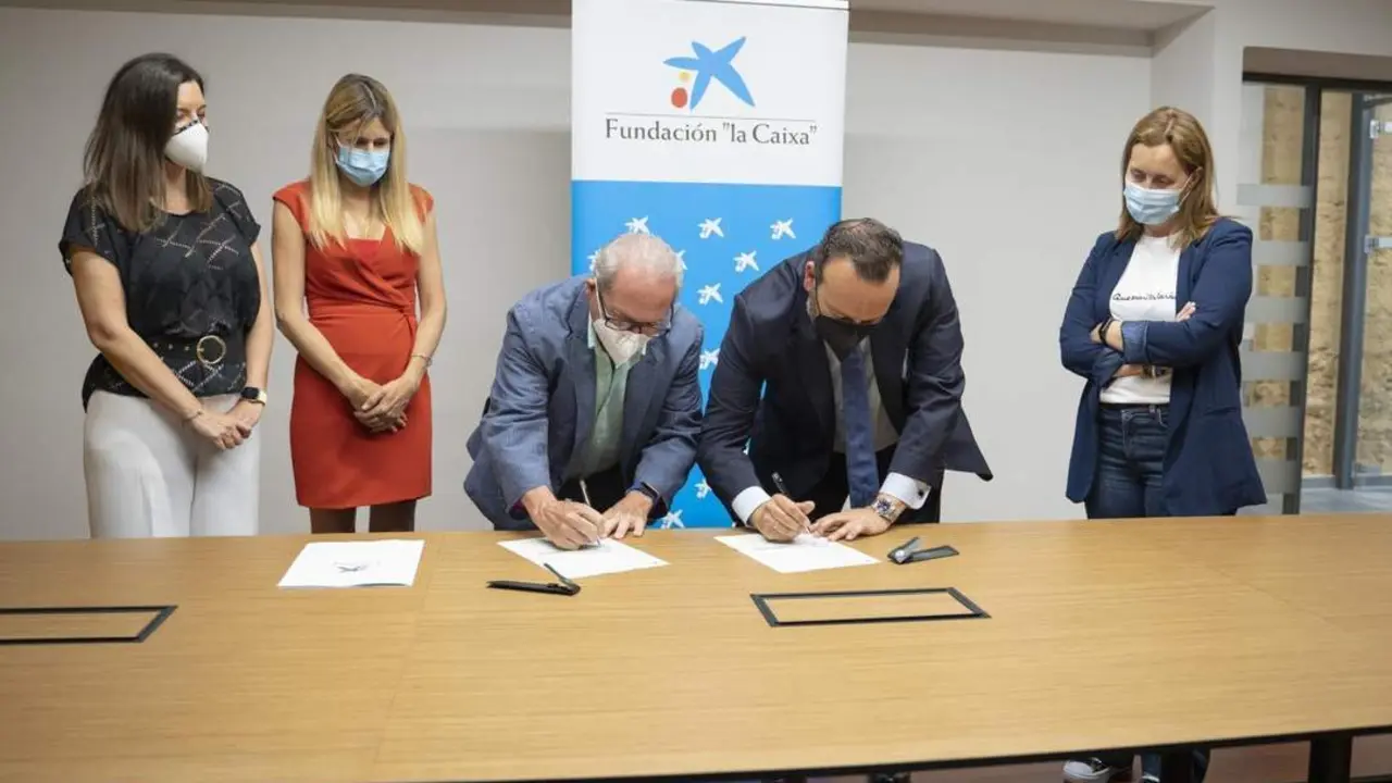 Firma de un nuevo convenio. - A.I.