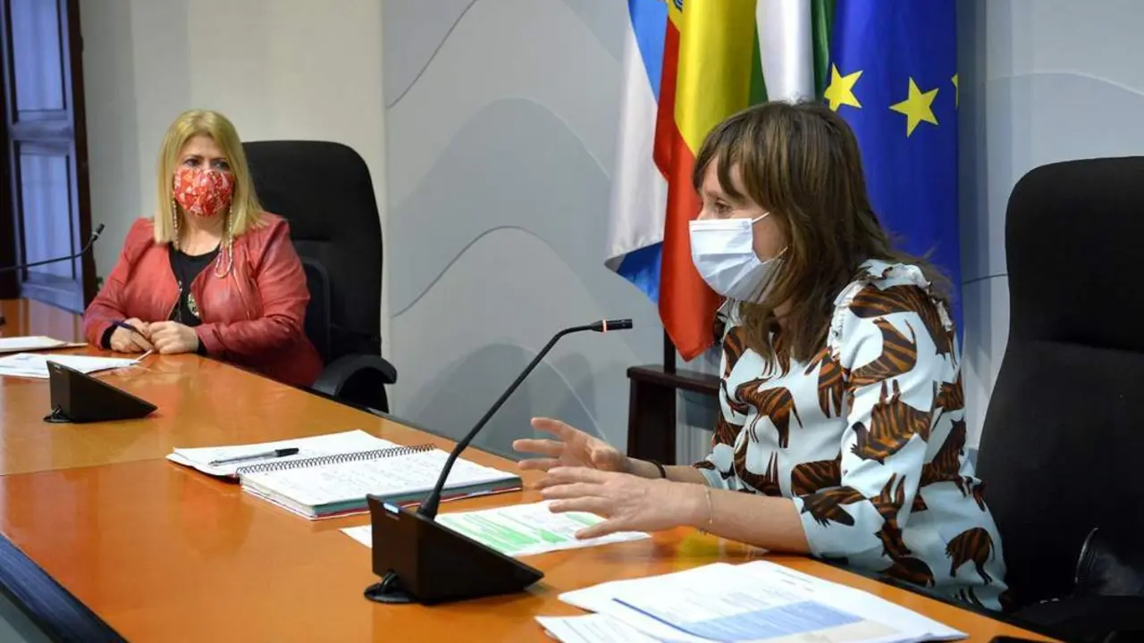 Mamen S&aacute;nchez y Laura &Aacute;lvarez, en rueda de prensa.  - Andaluc&iacute;a Informaci&oacute;n