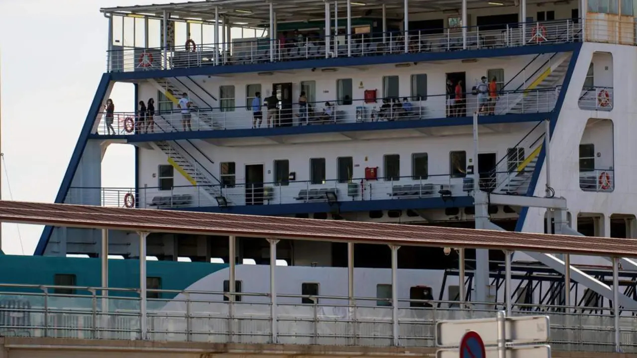 El ferry en el que viajan. - EFE
