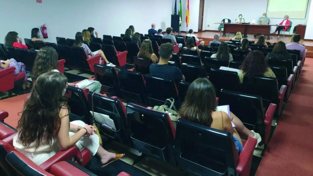 Acto de bienvenida de los 30 residentes que inician sus pr&aacute;cticas en el Distrito Sanitario Bah&iacute;a de C&aacute;diz-La Janda el pasado a&ntilde;o.  - A. I.