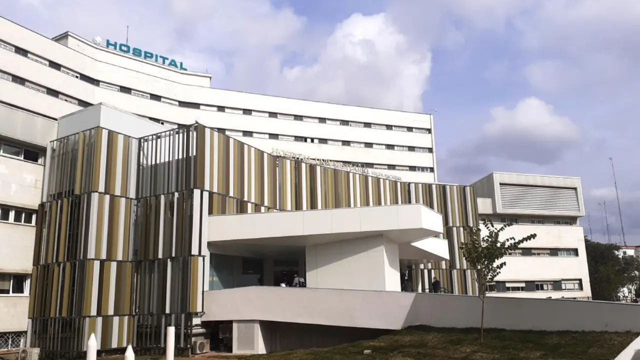 Fachada del Hospital Virgen Macarena de Sevilla. - Europa Press