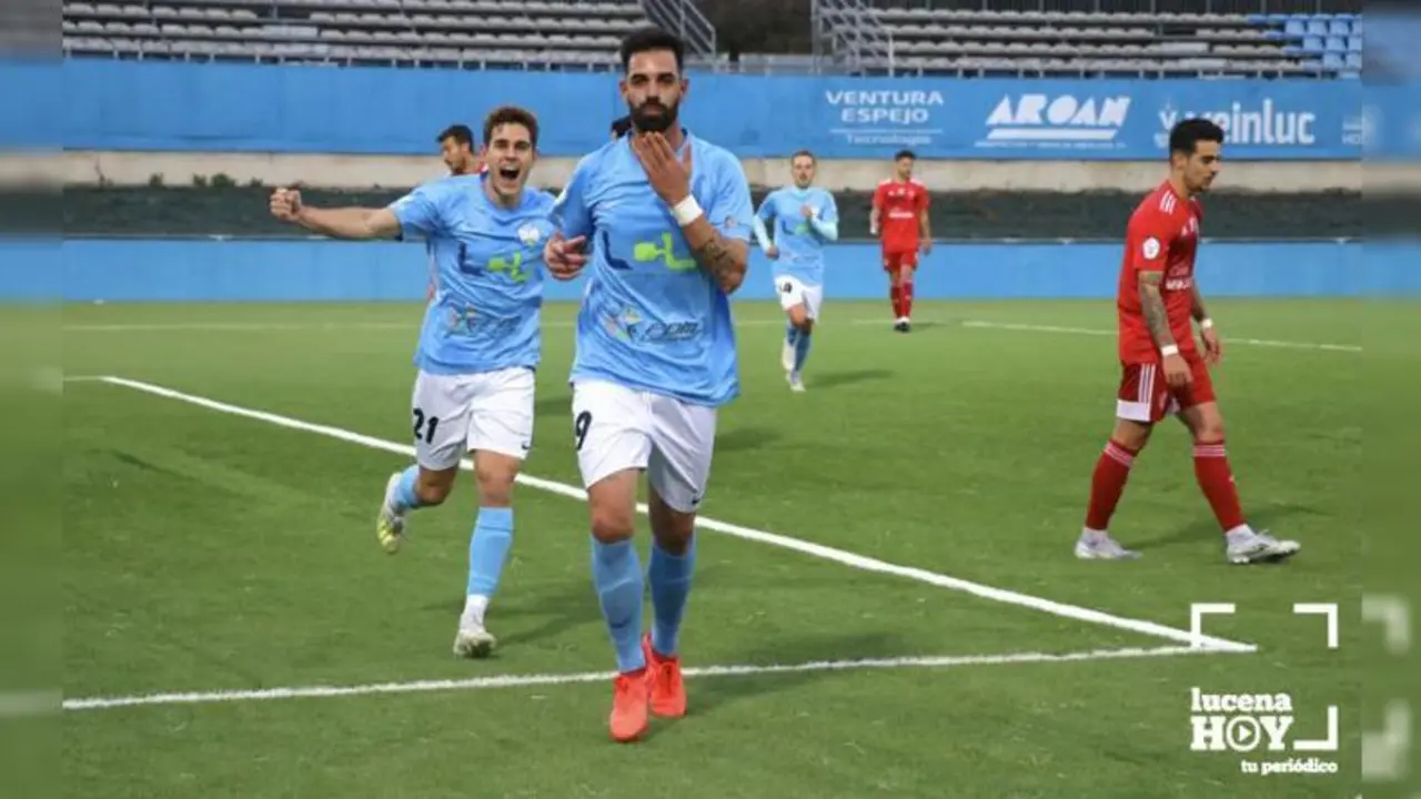 Juan Delgado, anotando un gol con el Ciudad de Lucena.   - LUCENAHOY