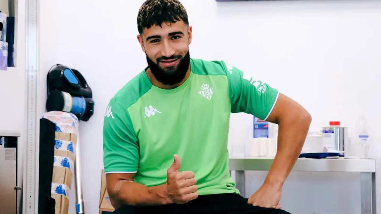 Nabil Fekir durante el reconocimiento m&eacute;dico con el Real Betis.  - rbb