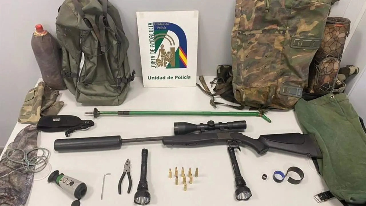 Material intervenido a los j&oacute;venes cazadores. - JUNTA