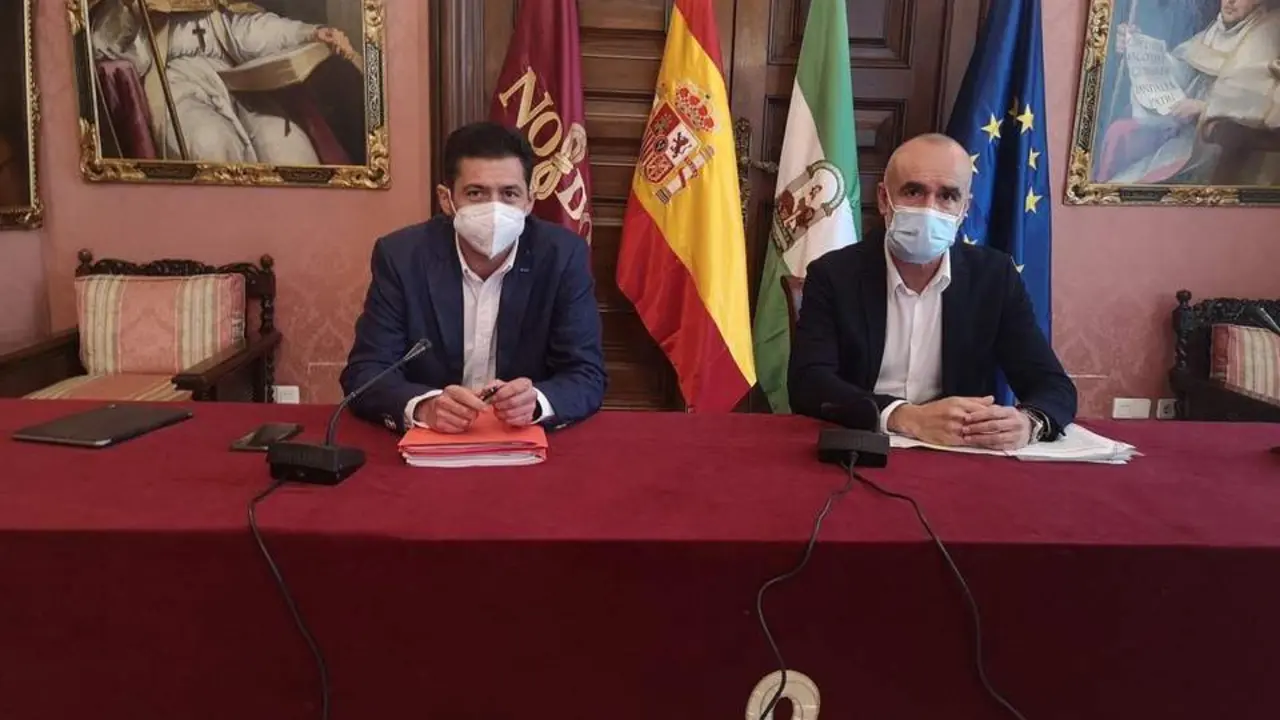 El gerente y el delegado de H&aacute;bitat Urbano. - AYTO