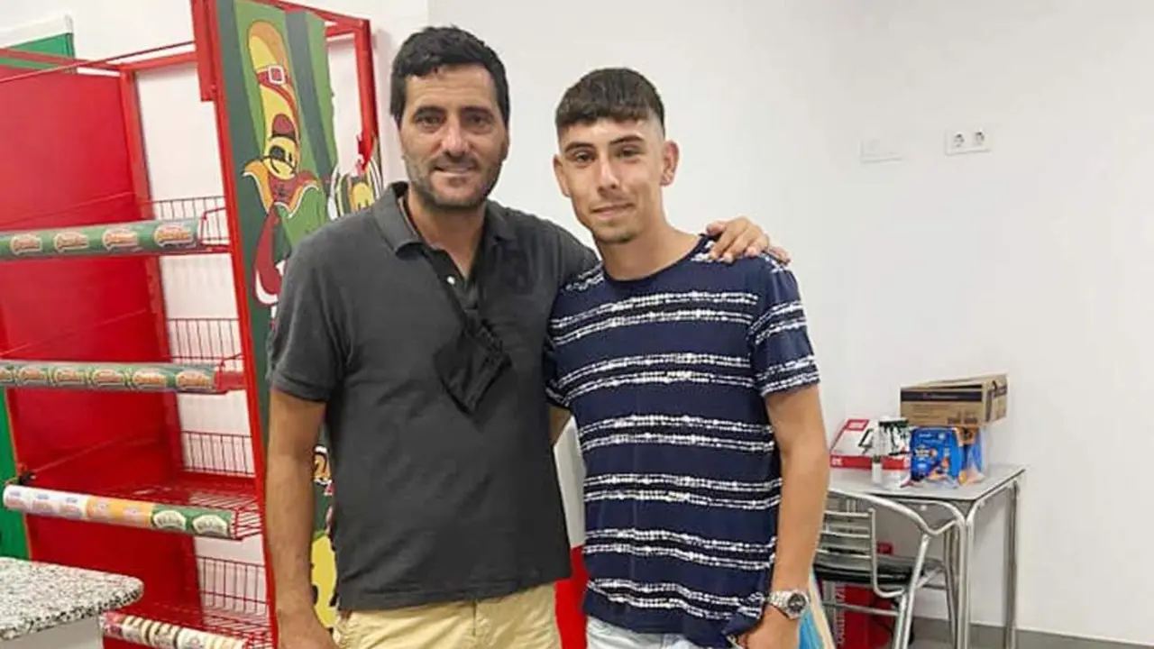 G&uuml;iza y Flori, jugador rote&ntilde;o que guardar&aacute; este momento para siempre - A. I.