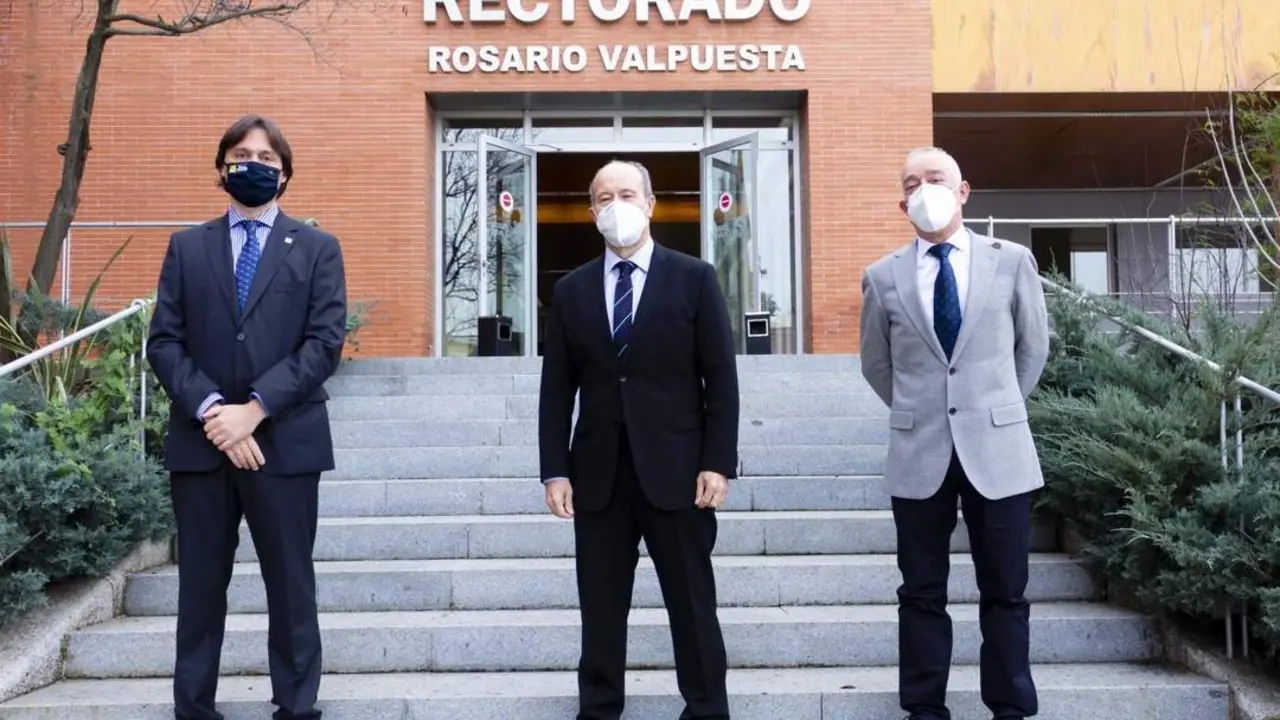 Imagen de archivo del d&iacute;a en el que se anunci&oacute; la cesi&oacute;n de la parcela en la Pablo de Olavide. - UPO