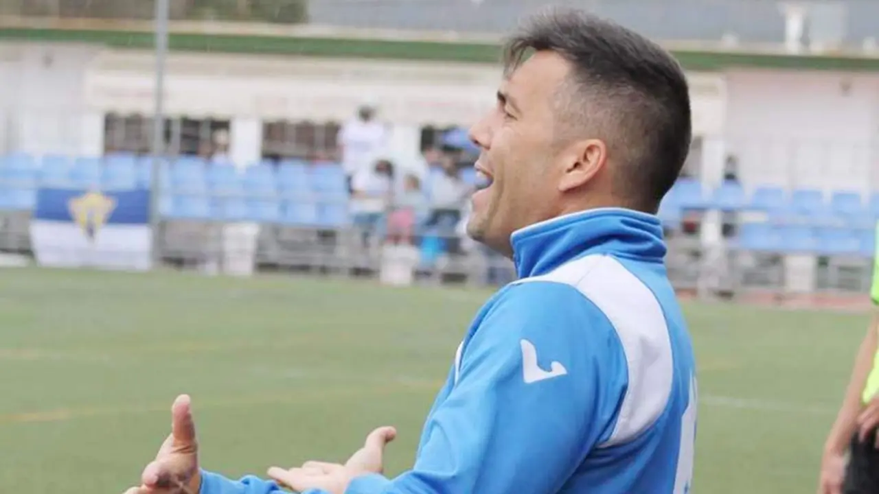 Javi Flores ser&aacute; el entrenador del Rayo Sanluque&ntilde;o en un binomio - Ra&uacute;l J. Bustillos