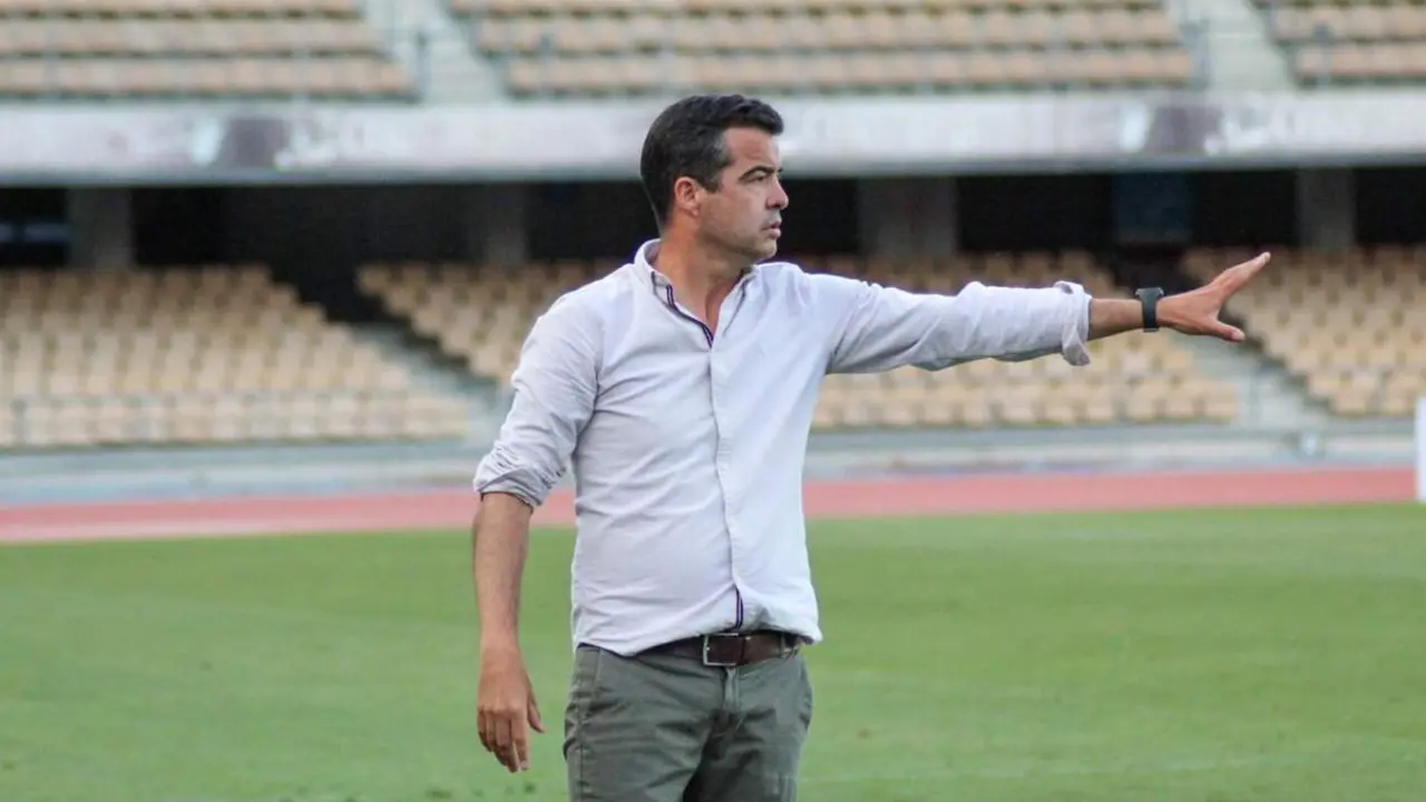 Jos&eacute; P&eacute;rez Herrera, durante el partido un partido de esta temporada en Chap&iacute;n. - Teresa Salas