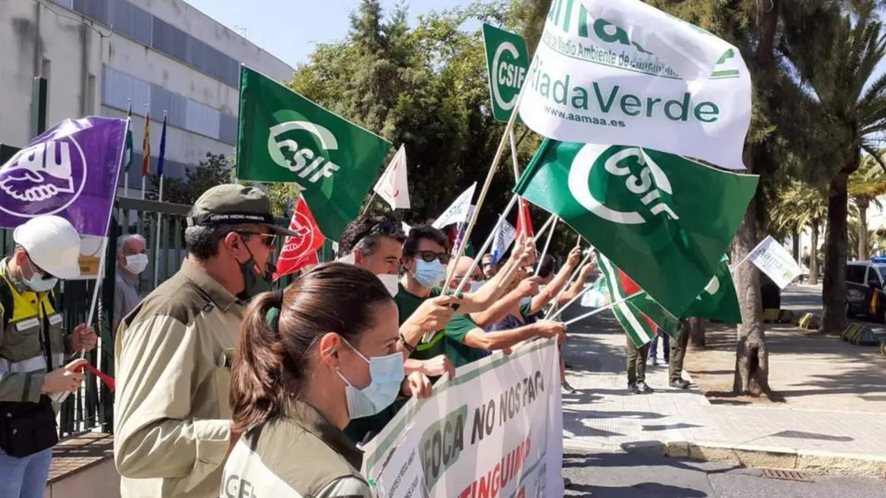 Protesta ante la Delegaci&oacute;n del Gobierno de la Junta. - VH
