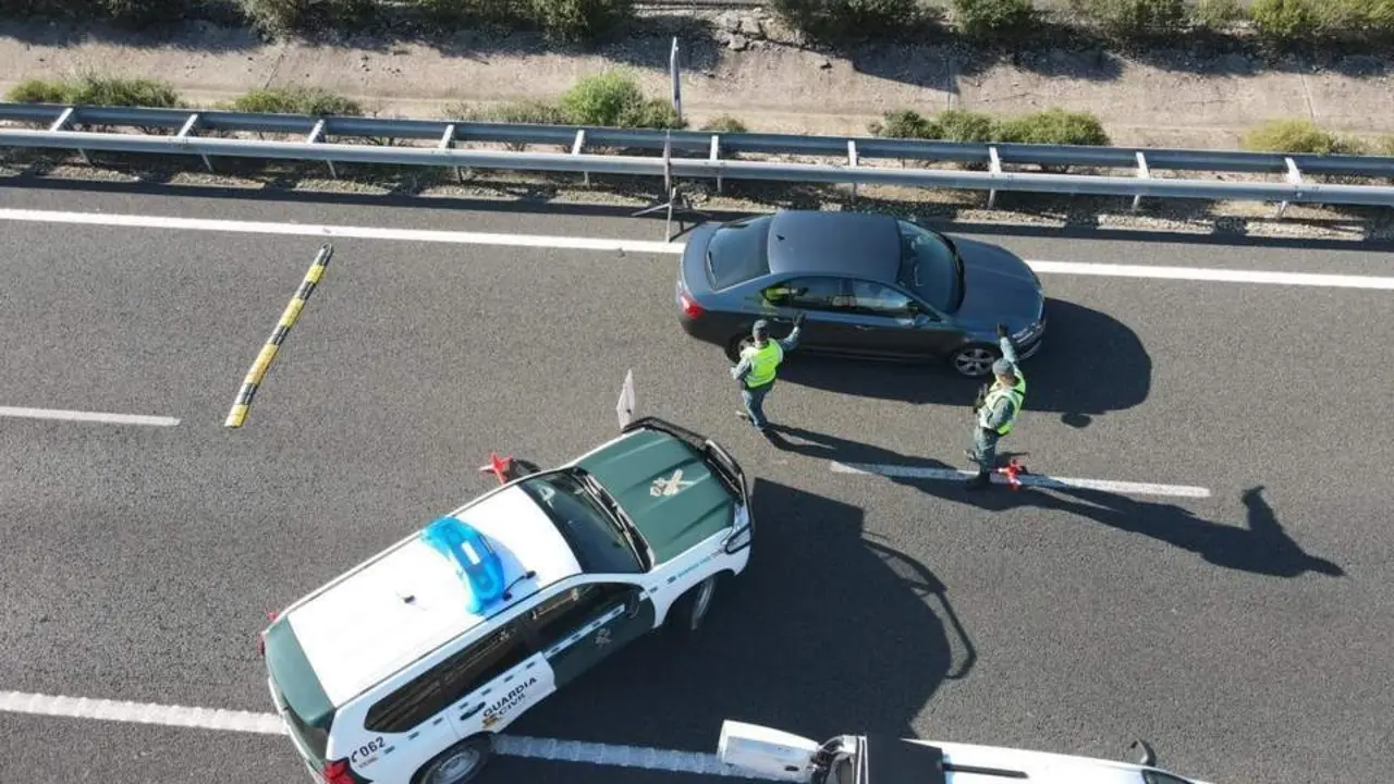 Control de la Guardia Civil en Medina. - Guardia Civil
