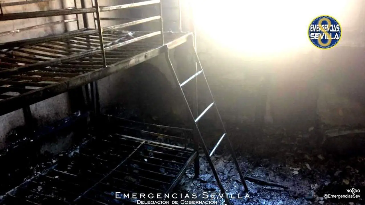 Estado en el que ha quedado la habitaci&oacute;n donde se origin&oacute; el fuego. - EMERGENCIAS