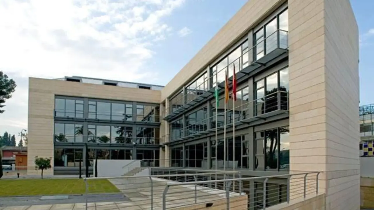 Colegio de Aparejadores. - EP