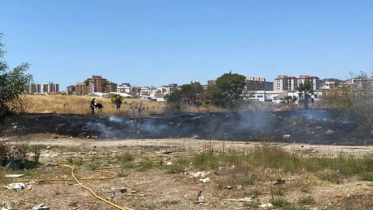 Uno de los incendios recientes en los terrenos. - @ENCIERROBOMBMLG